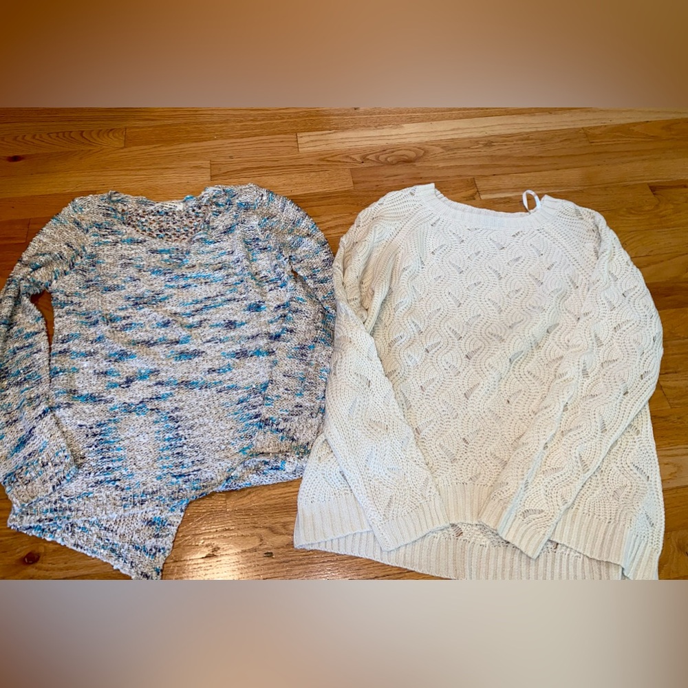 Women’s Fall Sweaters. Medium / Large. Miracle USA; Sugar Mint.